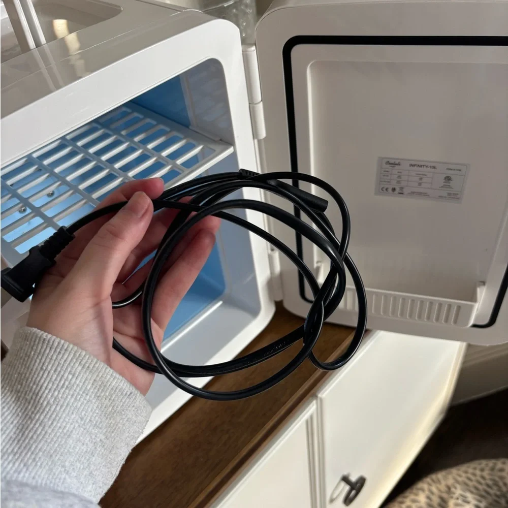 Cooluli White Mini Fridge